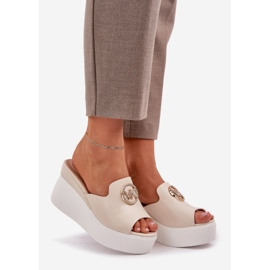 Klapki Na Koturnie Z Ozdobą Jasnobeżowe beżowy 1