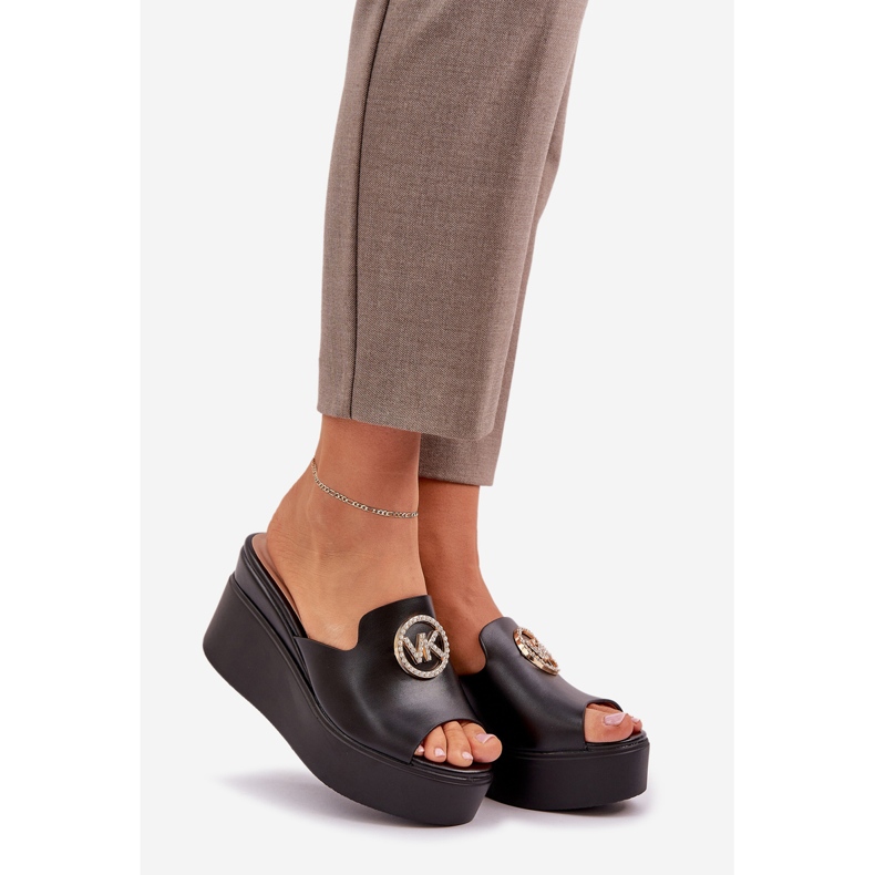 Klapki Na Platformie I Koturnie Z Ozdobą Czarne 1