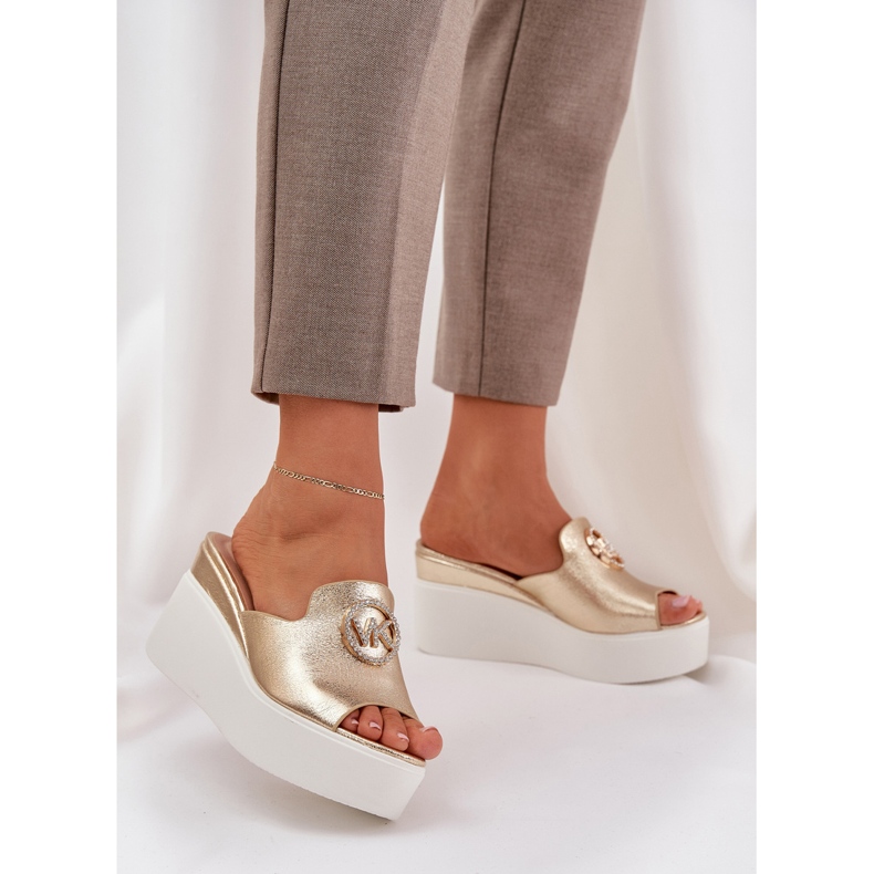 Klapki Na Platformie I Koturnie Z Ozdobą Złote złoty 2