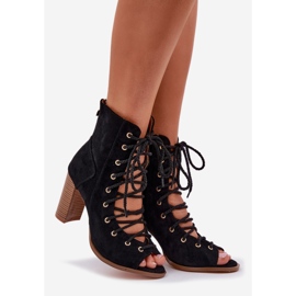 Sandały Na Słupku Z Cholewką I Sznurowaniem Czarne 1