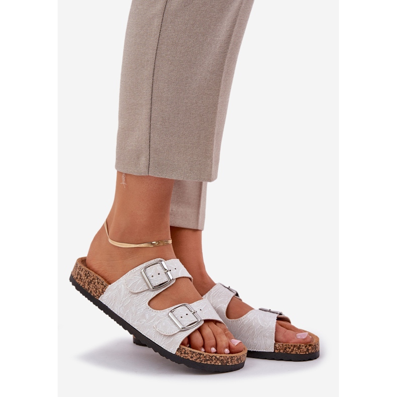 Materiałowe Klapki Na Korkowej Podeszwie Z Klamrami Jasnoszare białe 1