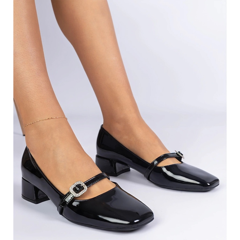 Czarne eleganckie czółenka zdobione cyrkoniami 2