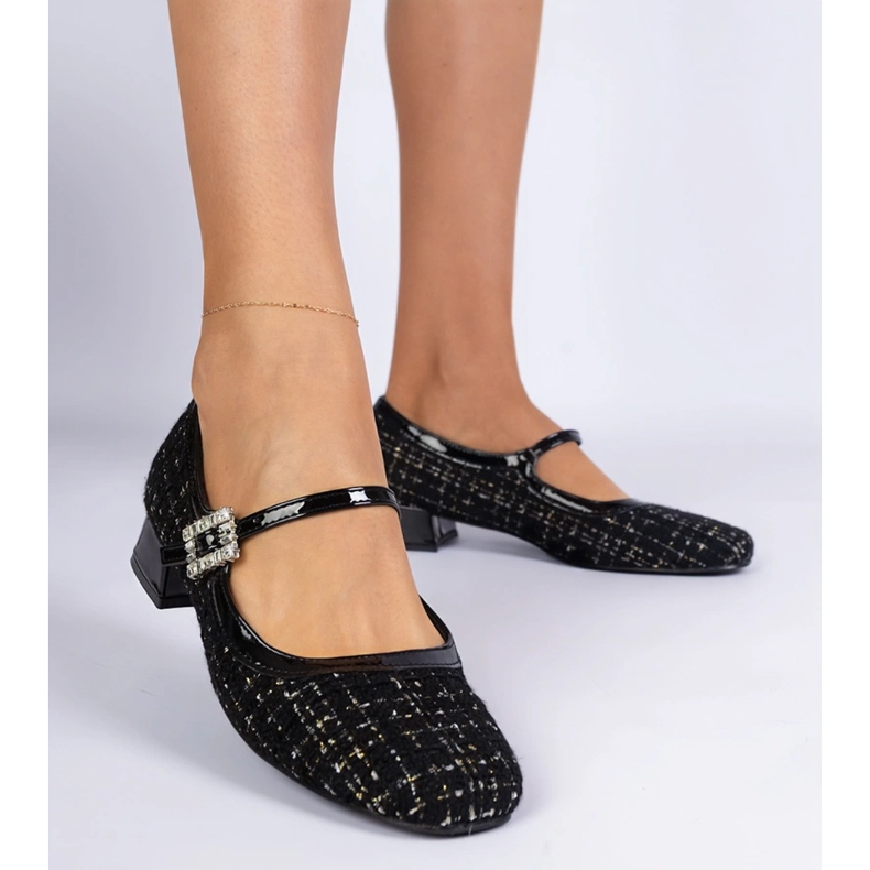 Czarne czółenka o materiałowym wykończeniu z cyrkoniami 1