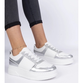 Srebrne sneakersy damskie na grubej podeszwie srebrny 3