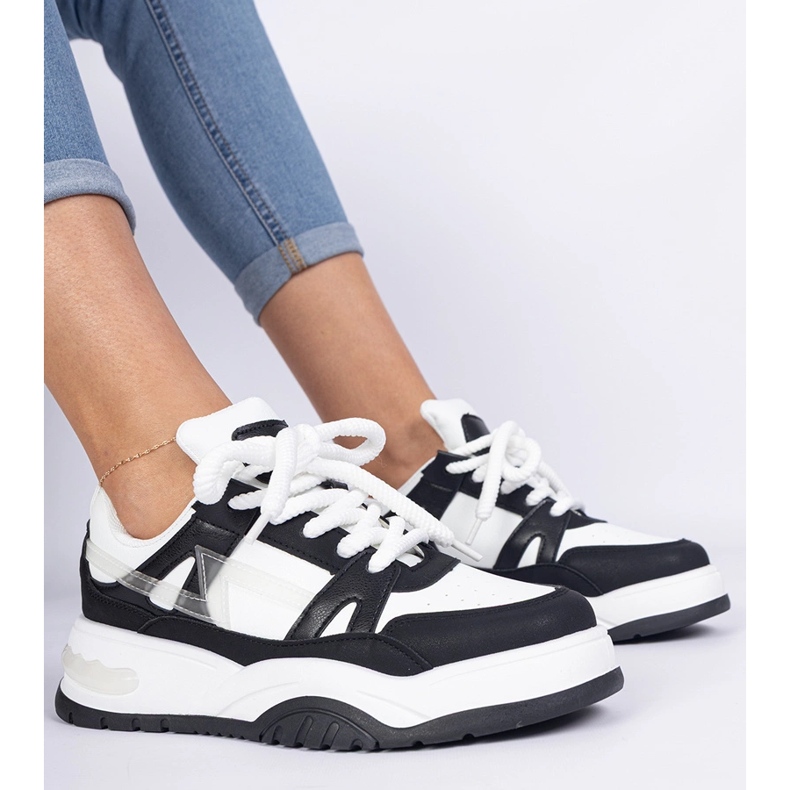 Czarno-białe sneakersy z grubymi sznurówkami czarne 2