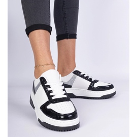 Czarne sneakersy damskie na grubej podeszwie 1