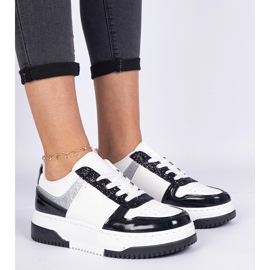 Czarne sneakersy damskie na grubej podeszwie 2