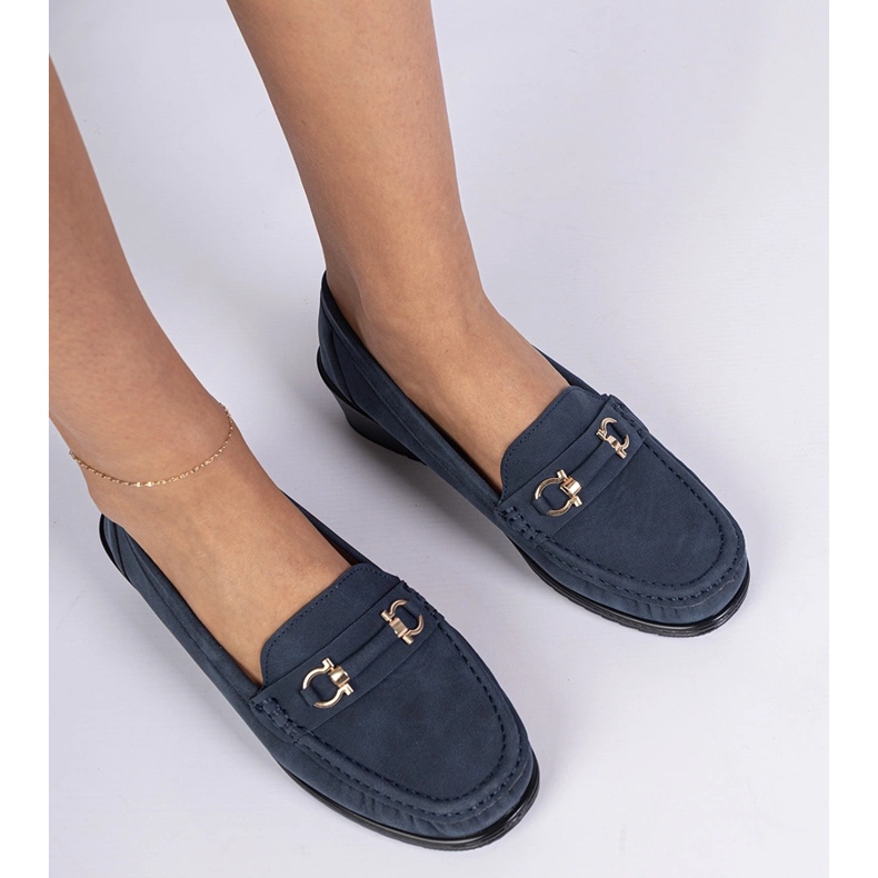 Granatowe mokasyny damskie na koturnie o matowym wykończeniu niebieskie 1