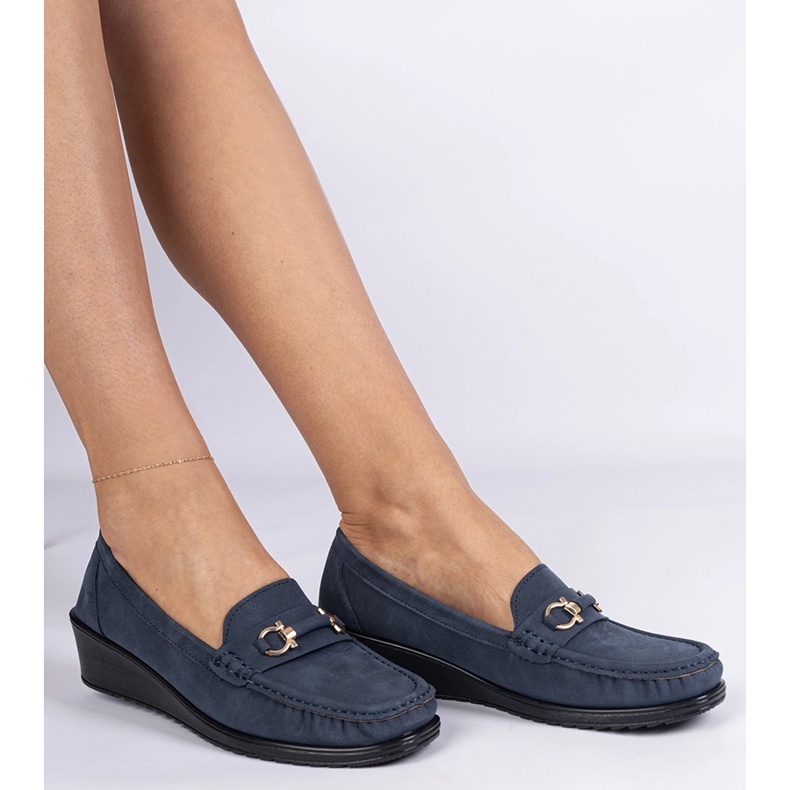 Granatowe mokasyny damskie na koturnie o matowym wykończeniu niebieskie 2