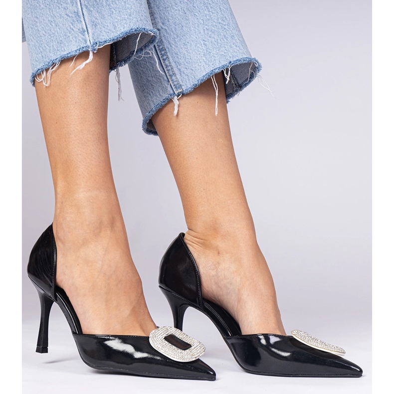 Czarne szpilki zdobione cyrkoniami 1