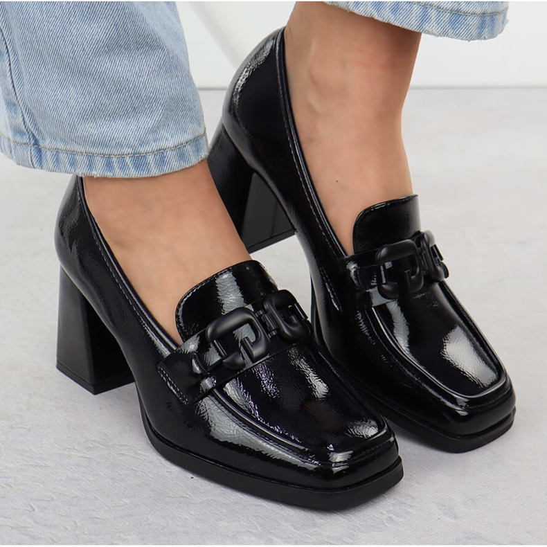 Lakierowane półbuty damskie na słupku czarne Potocki SZ12553 1