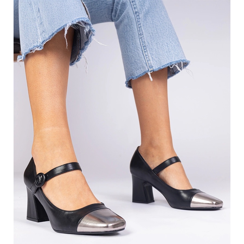 Czarne czółenka damskie ze srebrnym noskiem 1