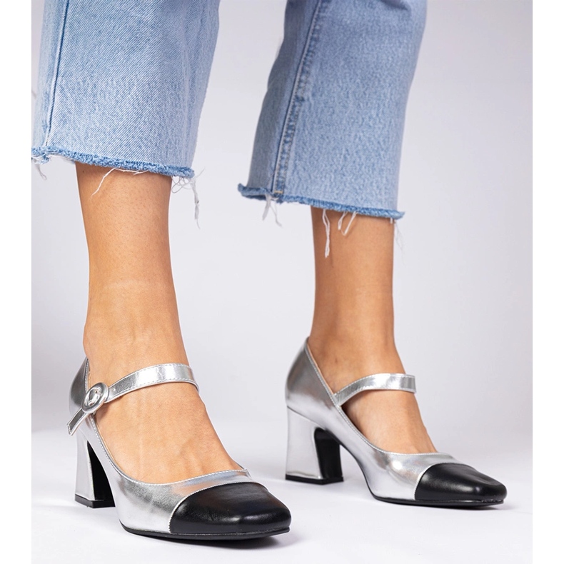 Srebrne czółenka damskie z czarnym noskiem srebrny 1