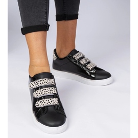 Czarne sneakersy o zwierzęcym wykończeniu na rzepy 2