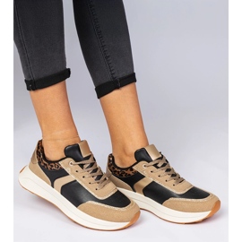 Czarne sneakersy damskie z brokatem o zwierzęcym wzorze 1