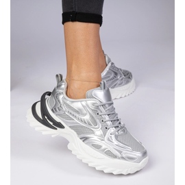 Srebrne sneakersy sportowe na masywnej podeszwie srebrny 3