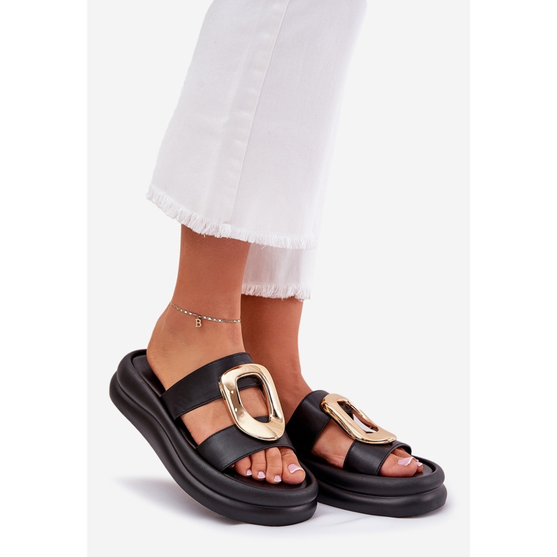 Klapki Damskie Na Platformie Ze Złotym Detalem Czarne 1