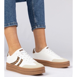 Białe sneakersy trampki damskie z panterkowym dodatkiem 1