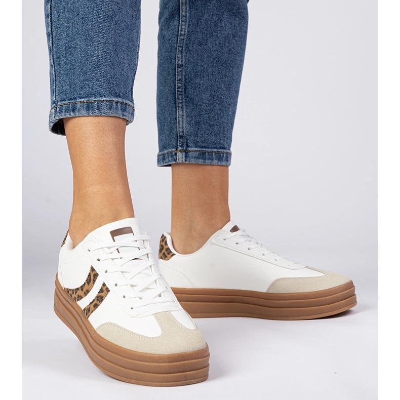 Białe sneakersy trampki damskie z panterkowym dodatkiem 2