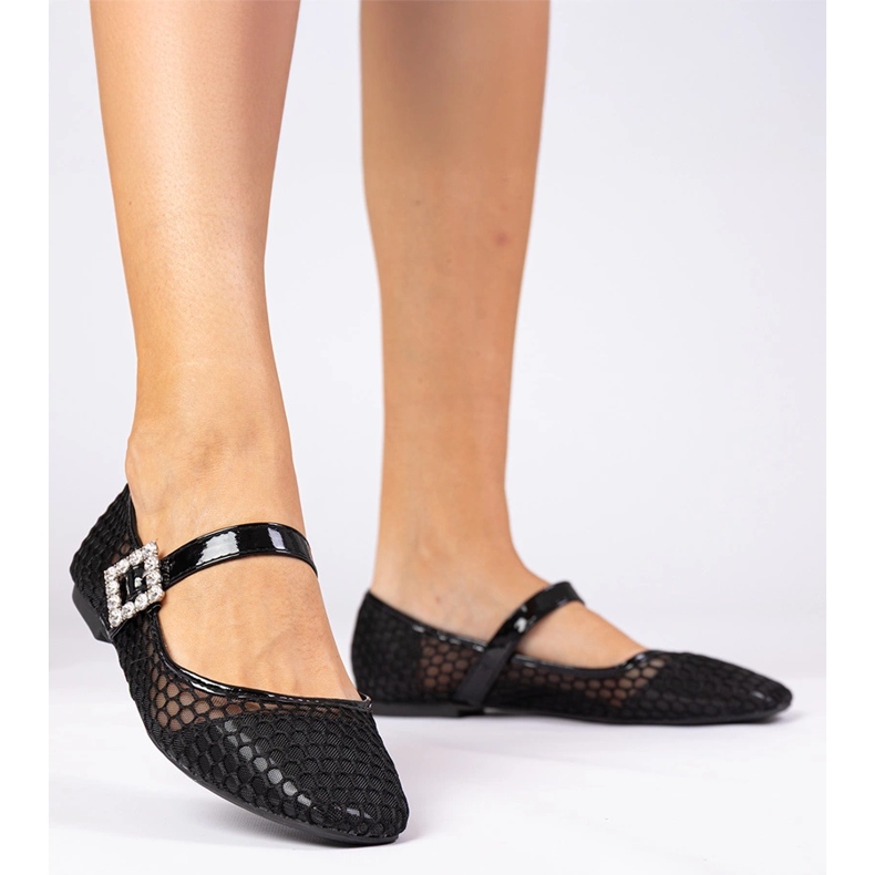 Czarne siateczkowe balerinki z klamrą i krysztalikami 2