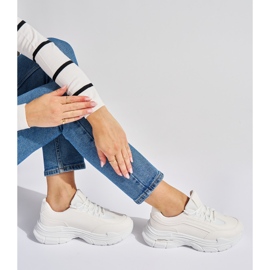 Białe damskie sneakersy 1