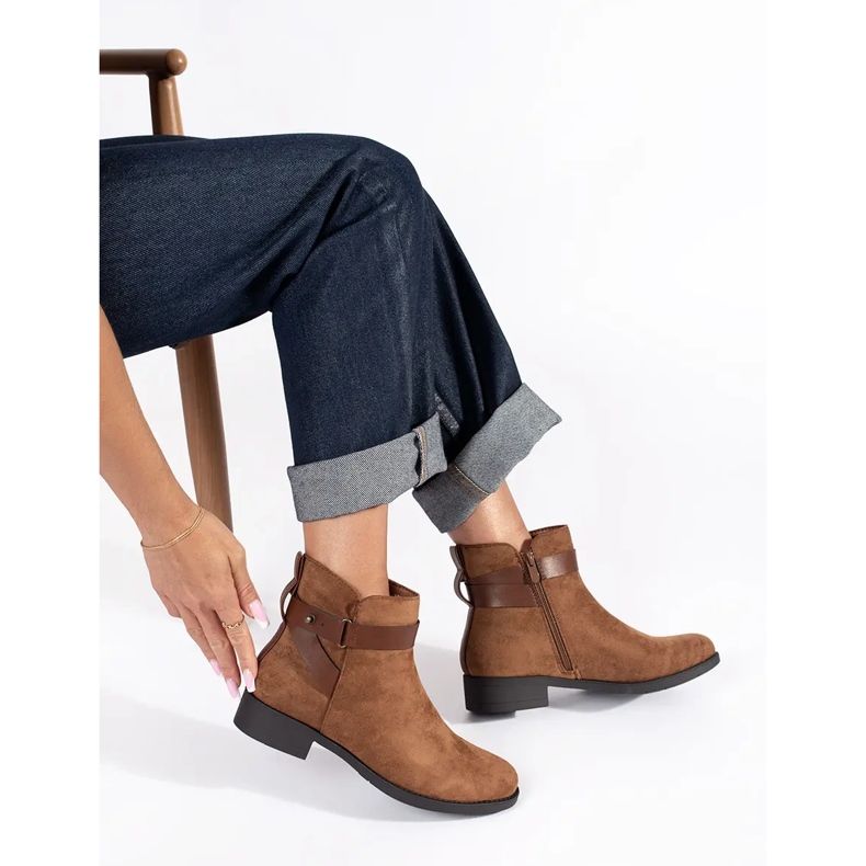 Brązowe zamszowe botki damskie 2