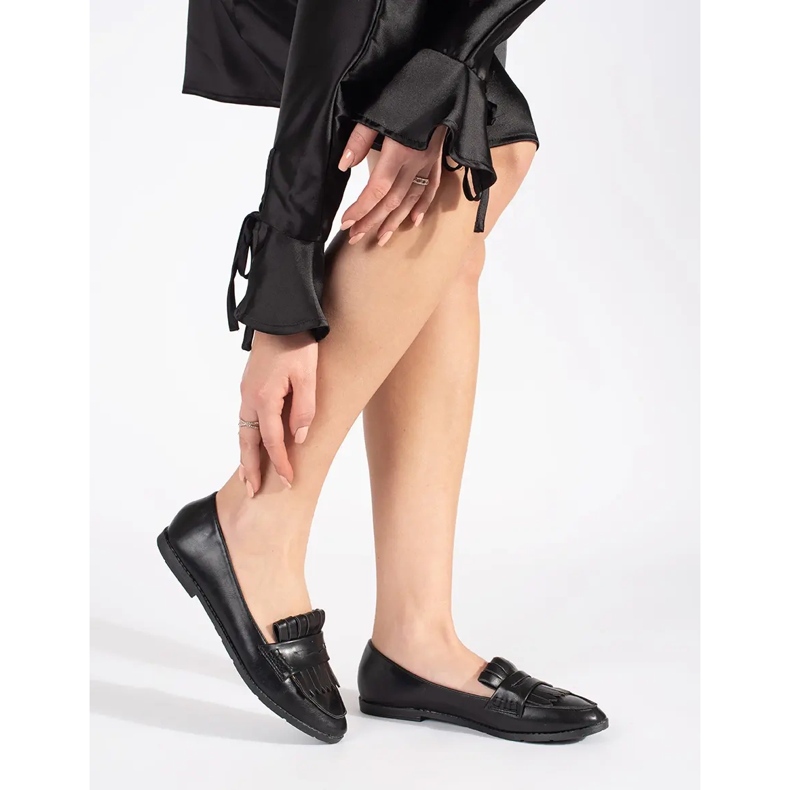 Czarne Damskie mokasyny ozdobione frędzlami 2