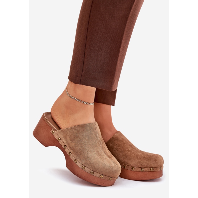 Chodaki Klapki Damskie Z Ćwiekami Eko Zamszowe Camel brązowe 1