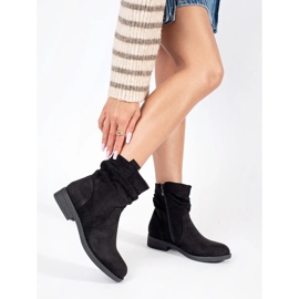 Czarne zamszowe botki kowbojki damskie 1