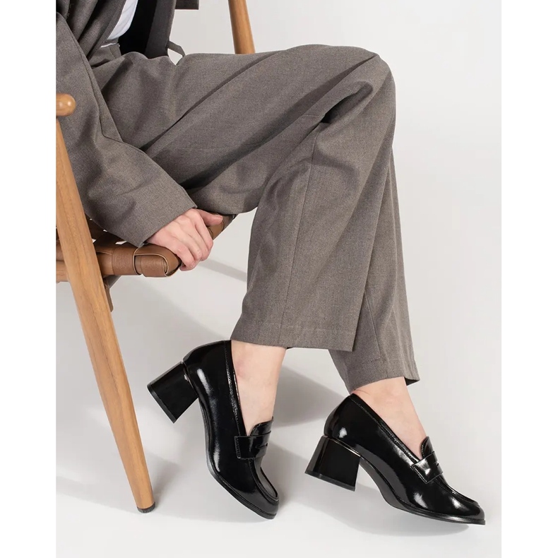 Goodin Czarne półbuty na obcasie 1