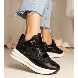 Czarne sneakersy z holograficznym elementem 3