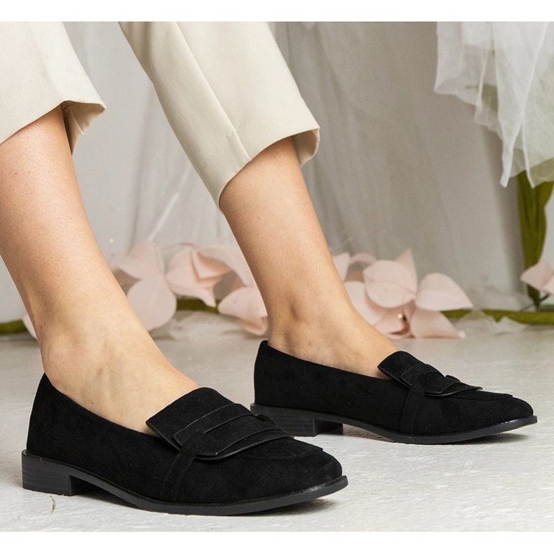 Czarne damskie mokasyny klasyczne z ekozamszu 1