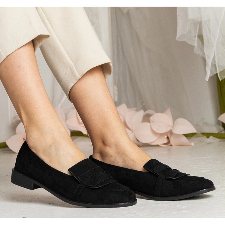 Czarne damskie mokasyny klasyczne z ekozamszu 2