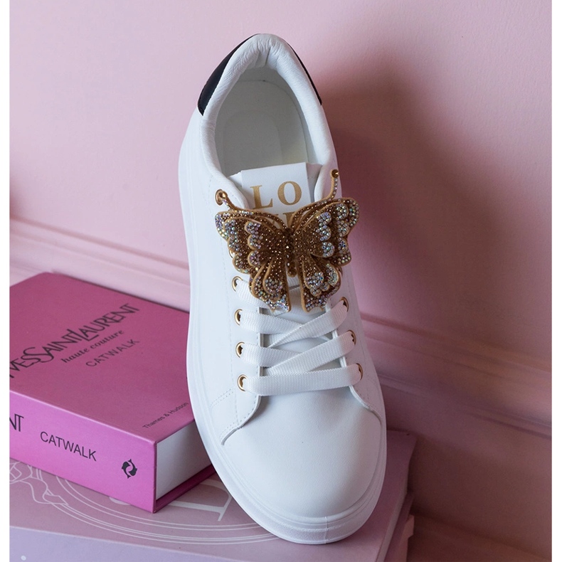 Biało-czarne sneakersy zdobione motylkiem z cyrkoniami białe 1