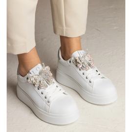 Biało-srebrne sneakersy zdobione motylkiem z cyrkoniami białe 6