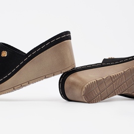 Goodin Czarne klapki damskie na koturnie 1