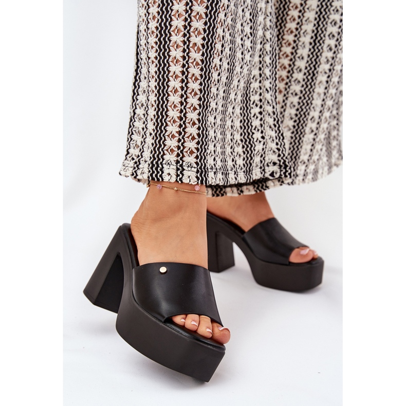 Damskie Klapki Z Eko Skóry Na Słupku I Platformie Czarne 2
