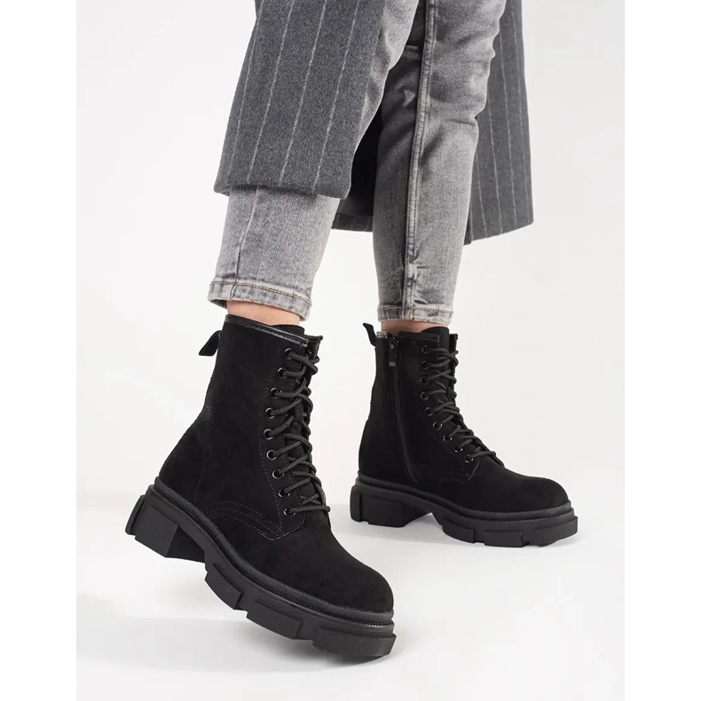 Zamszowe Czarne Traperki 2