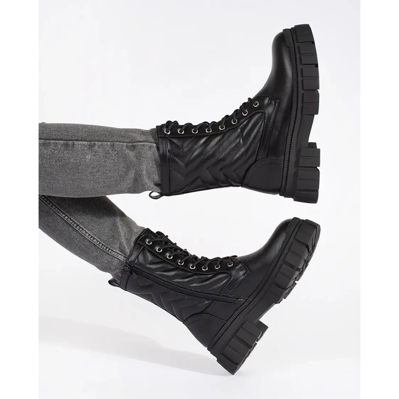 Traperki Z Pikowanym Wzorem czarne 2