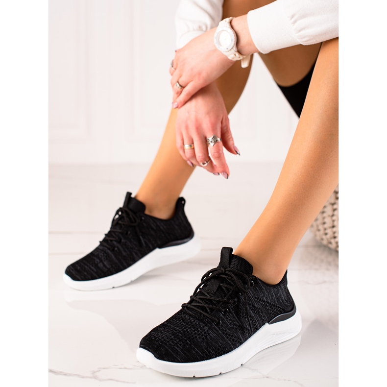 Lekkie Czarne Buty 1