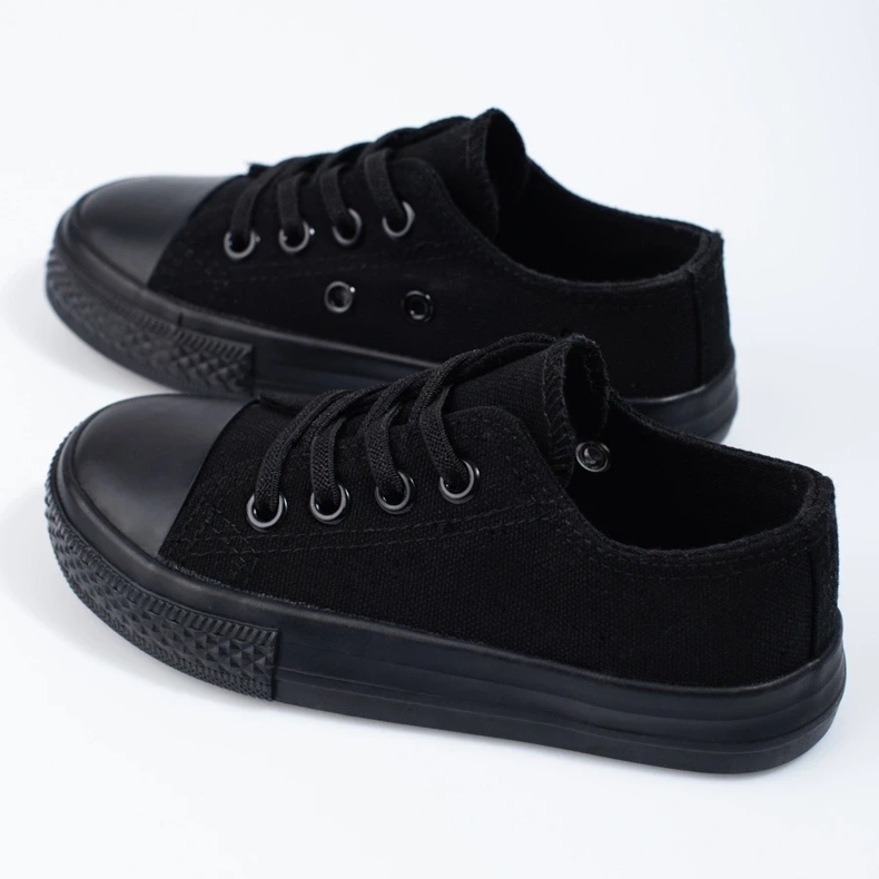 Czarne trampki dziecięce Vico z gumkami 2