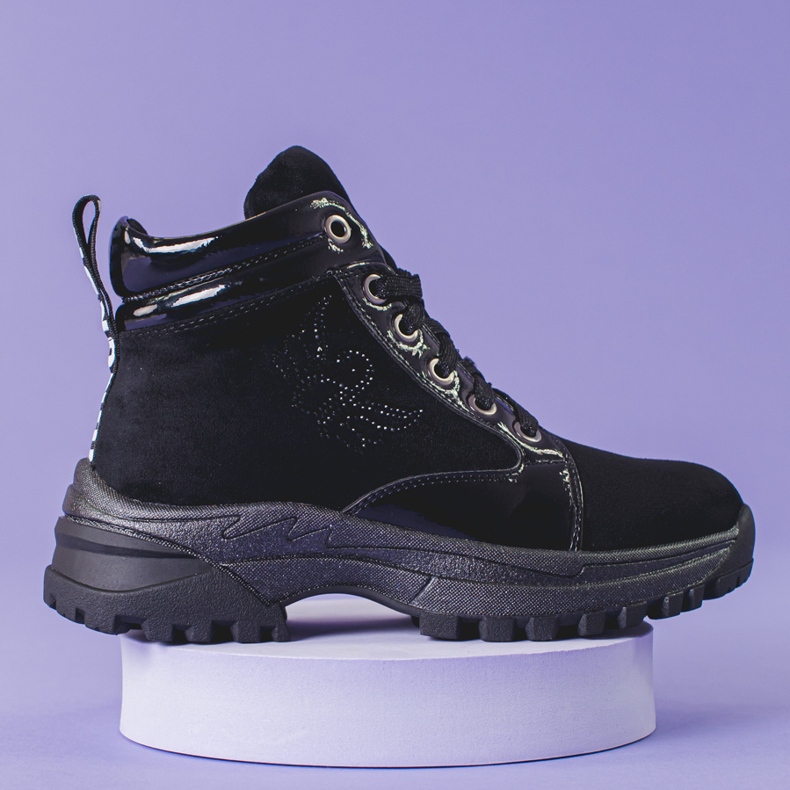 Czarne botki dziewczęce na grubej podeszwie 1