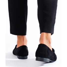 Mokasyny damskie czarne z ozdobą 1