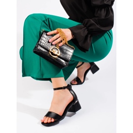 Czarne klasyczne sandały na niskim słupku Vinceza 1