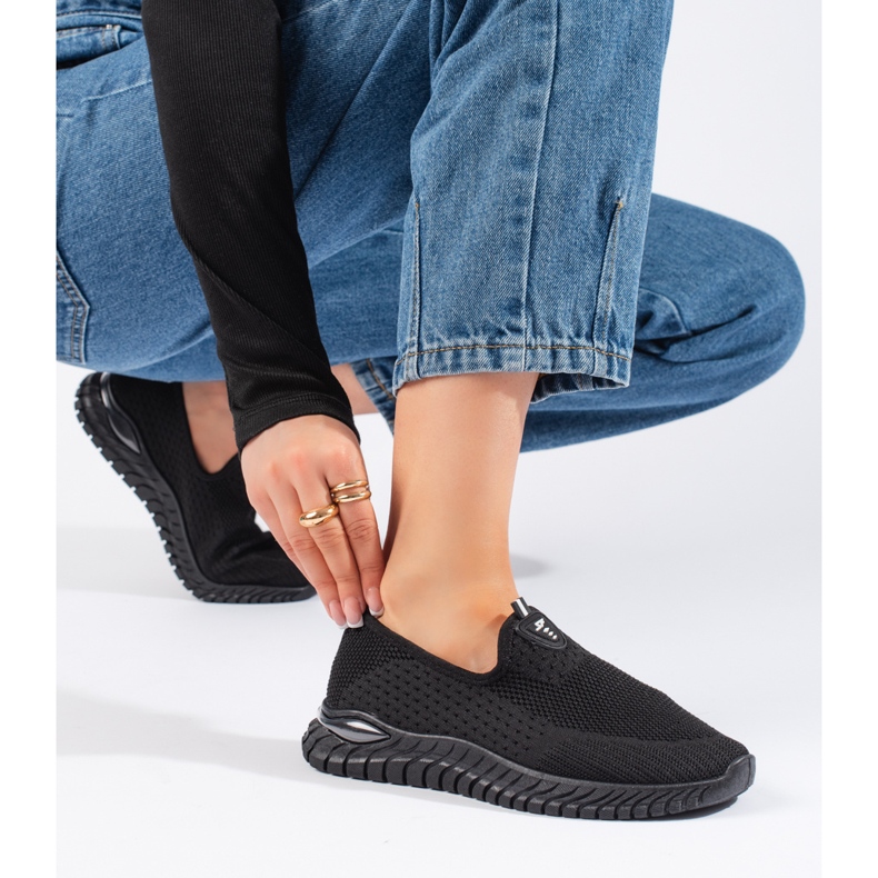 Czarne tekstylne trampki damskie 2
