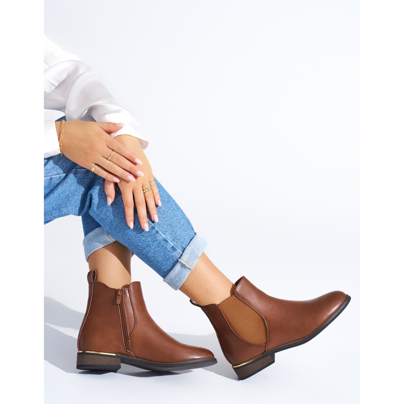 Brązowe klasyczne botki damskie 2