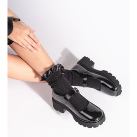 Lakierowane czarne loafersy na grubej podeszwie 2