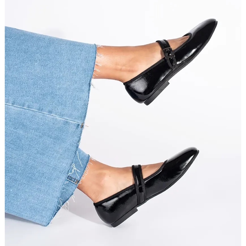 Czarne lakierowane baleriny damskie 1