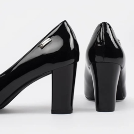 Lakierowane czółenka czarne na słupku Sergio Leone 2