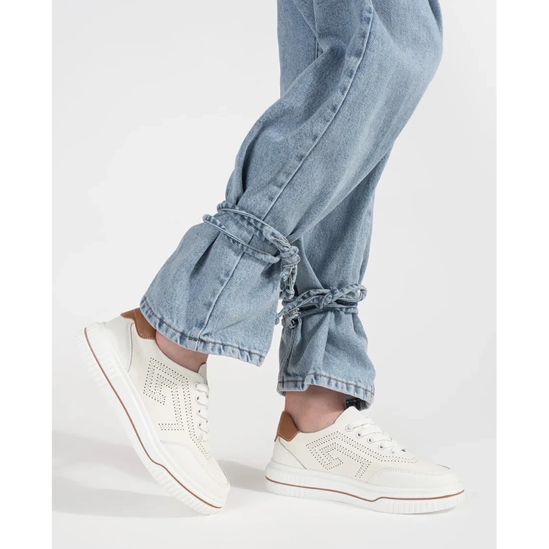 Goodin Białe dziurkowane skórzane sneakersy 1